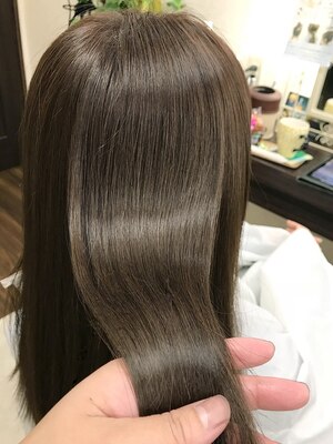 ヘアケアに絶対的な自信！髪質改善ならDECENTAGEにお任せください。誰もが見惚れる芯から艶やかな髪へー