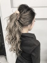 アンダーバーホワイト 鳳店(_WHITE)&nbsp;☆地毛を生かしたオンブレグラデーション☆