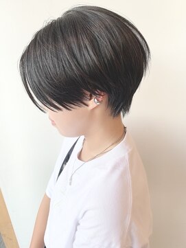 ステア ケース(stair case) 大人かわいい黒髪ハンサムショート前髪なし