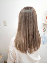 ツムグ 代官山 中目黒(TUMUGU)&nbsp;白髪ぼかしハイライトグレーアッシュストレートロング