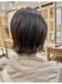 外ハネ切りっぱなしボブ