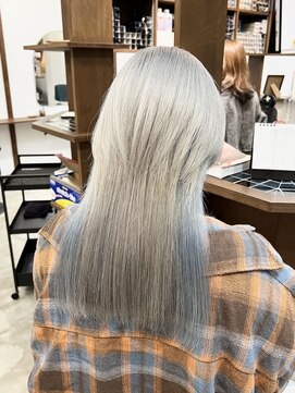 ルイ(ROUIS produced by LUCK 津田沼) ROUIS 津田沼　シルバー×ライトブルー