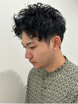 ヒュイル バイ ニアウ(Hwyl by Niau) メンズマッシュセンターパートスパイラルパーマニュアンスパーマ