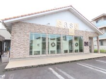 イーズヘアー(ease hair)の雰囲気（こちらの外観が目印です！広い店舗でゆったり過ごせます♪）