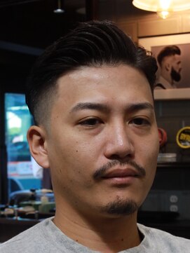 オトコデザイン(OTOKO DESIGN) メンズ　フェードカット　サイドパート