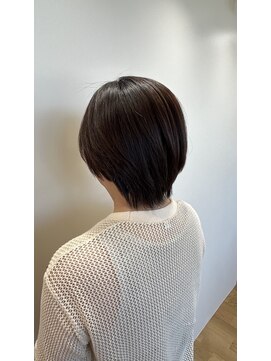 ロッカ(ROCCA) 湿気でうねる髪改善!美髪酸性ストレートでつくる艶髪ショート