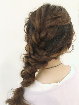 ヘアメイク エンカレッジ(HAIR MAKE encourage) 編み下ろしサイド