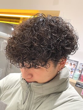 フィフスジングウマエ 原宿(fifth JINGUMAE) メンズ波巻きスパイラルパーマプードルパーママッシュ韓国ヘア