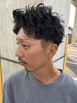 ニアウ 太田店(Niau)&nbsp;センターパートツイストスパイラルパーマ刈り上げメンズパーマ