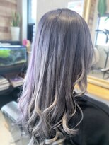 アートヘアージェー(ART HAIR.J)&nbsp;シルバーベースカラーに遊び心♪