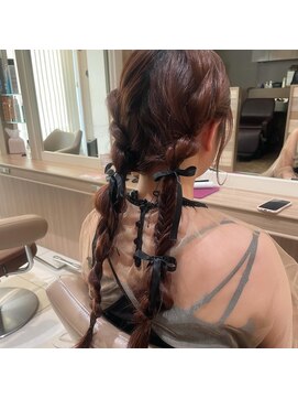 アッシュ 元住吉店(Ash) ツインの編みおろしアレンジ