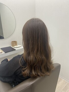 ウェィブズ(waves) ゆるふわ巻き髪