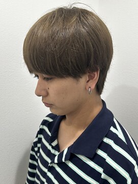 ヒュイル バイ ニアウ(Hwyl by Niau) メンズマッシュパーマニュアンスパーマスパイラルパーマ刈り上げ