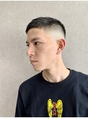 ツーブロック刈り上げスキンフェードカットアッシュブラック