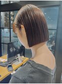 春の大人可愛いミニボブ◎前下がり×艶髪ベージュ