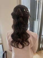 アヴェイル ヒロオ(a'vail Hiroo) フレンチガーリーなハーフアップリボンヘアアレンジ