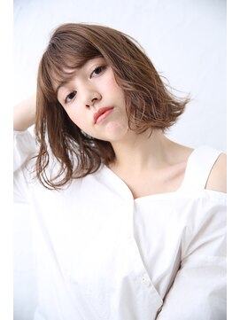 ネオリーブ シュシュ 神保町店(Neolive susu) セピアベージュブラウン