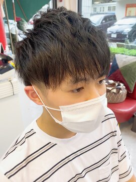 ガジロウ 美容室 蛾次郎 前下がりツーブロマッシュ