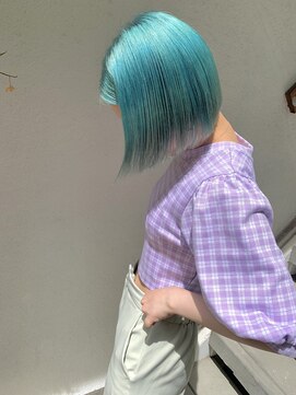 オンヌ(onnu) 2ブリーチしたエメラルドターコイズブルー