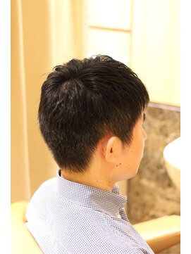 ヘアーモードキクチ 日本橋三越前店 刈り上げない自然な短さ