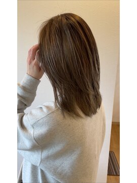 トムヘアー(TOM HAIR) ミディアム×ブリーチ