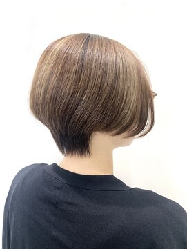 ソルドット バイ オハナ(sol.by ohana) ３０代４０代５０代デザインハイライトスタイル　ショート