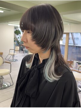 ハチ(HACHI) ちらりと見えるハイトーンインナーエクステ