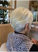 グレーヘアショートスタイル
