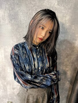 イコ(.ico) シルバーインナー 20代30代 レイヤーカット ウルフカット