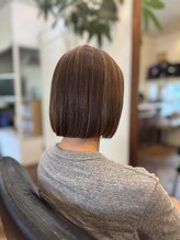 ニコ ヘアデザイン ストレートミディアムボブ