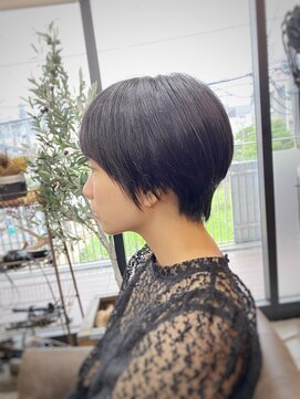 コモレビ(komorebi) 【山本智文】黒髪ミニマムショートカット