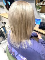 アース モード 新小岩店(EARTH/M) ミディアム×ホワイトグレージュ