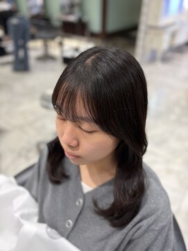 アピッシュ ギンザ(apish ginza) 自然に流れる前髪ストレート×ナチュラル質感