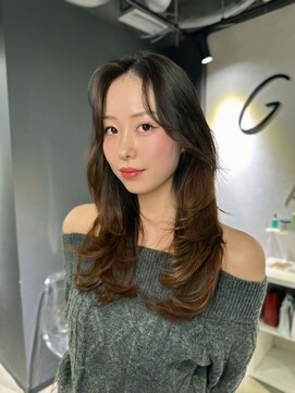ザ シェノン ウメダ(THE CHAINON UMEDA) ミルクティーブロンド/ダークブルー/デジタルパーマ/心斎橋