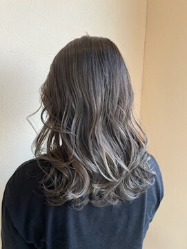 シアン(CYAN) 外国人風バレイヤージュグレージュ