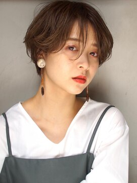 アトリエ フェム(atelier.fem) センターパートが可愛い大人ハンサムショート