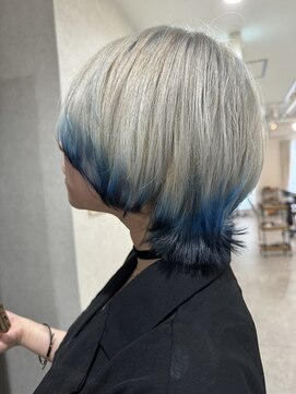 ニィ(2iee.) ブルー×ブラックデザインカラー☆