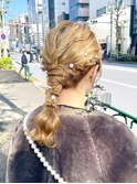 ヘアセット 編み下ろし 金箔 パール 原宿 明治神宮前 結婚式参列