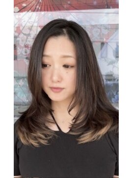 閃 ロングハイレイヤー