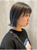 スカイブルーがかわいい透明感ボブ