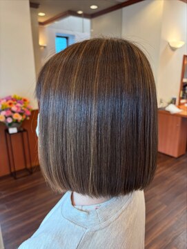 ディール D-R ぱつんボブ/ハイライト/オリーブカラー/30代/40代/髪質改善