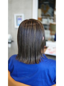 グランジ 北山田店(GLUNGE) 切りっぱなしボブ×ハイライト