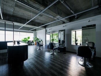 シフレ(SIFFLER)の写真/丁寧なカウンセリングで「なりたい」をカタチに。髪質や骨格を見極め,“オンリーワン”のスタイルをご提案!