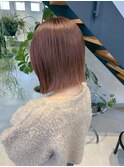 切りっぱなしボブ × ピンクベージュ