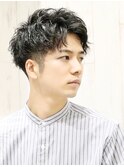 スパイラルパーマツーブロックアップバングビジネスショート束感
