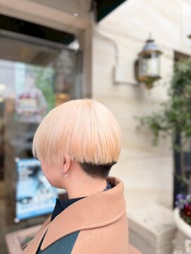 ピュア ポイント 和光店(PURE POINT) ホワイトブリーチ／ツーブロック