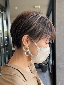 メゾン アヴァロ(Maison Avallo) 大人女性のためのベージュハイライトカラー