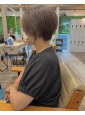 脱白髪染めハイライトアッシュショートボブ＊