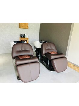 プライベートサロン×フルフラットのシャンプー台で、極上の癒し時間を…＊毛先まで潤う憧れの艶髪へ♪