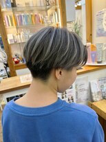 ギャラクシー ヘアードレッサーズ(galaxy hairdressers)&nbsp;マッシュショートバレイヤージュホワイトグレー！